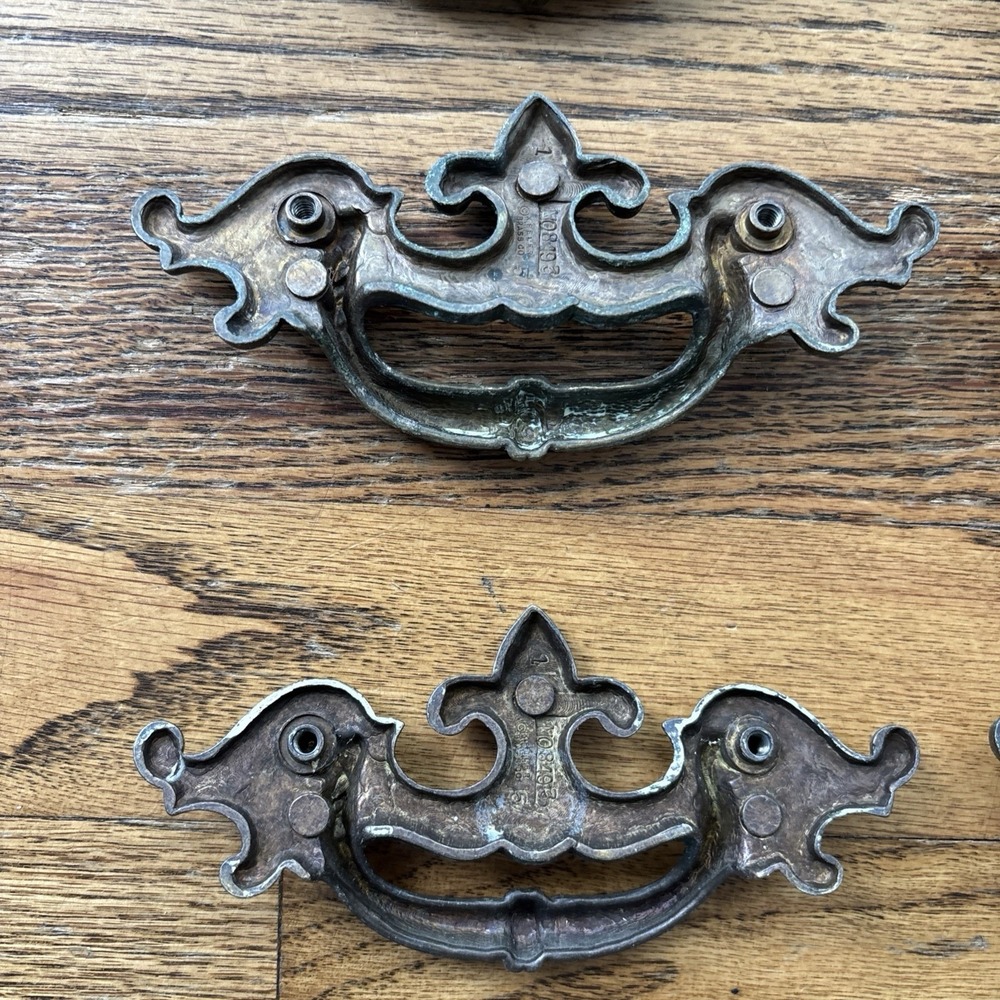 Vtg Keeler Brass Company Fleur De Lis Brass Patina Drawer Pull Handles Lot Of 8 - Picture 12 of 15